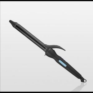 NEW 1.25 in Long barrel Bio Ionic Styler, Never Used curling iron